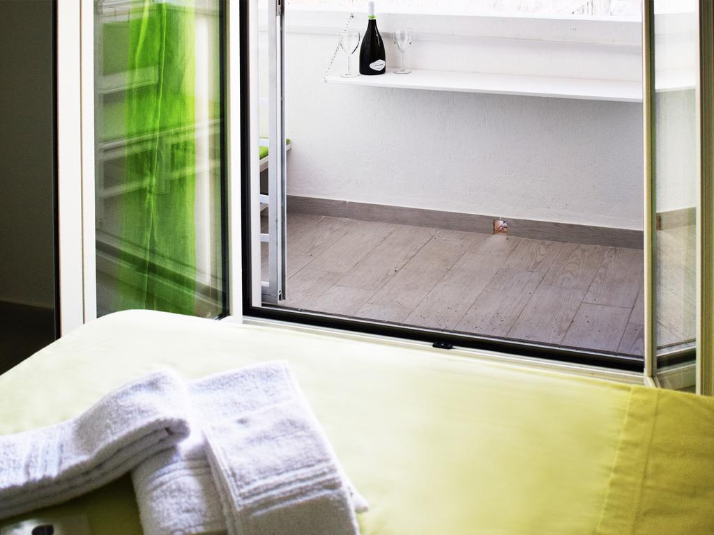 Shower Shows Marsala Exterior photo